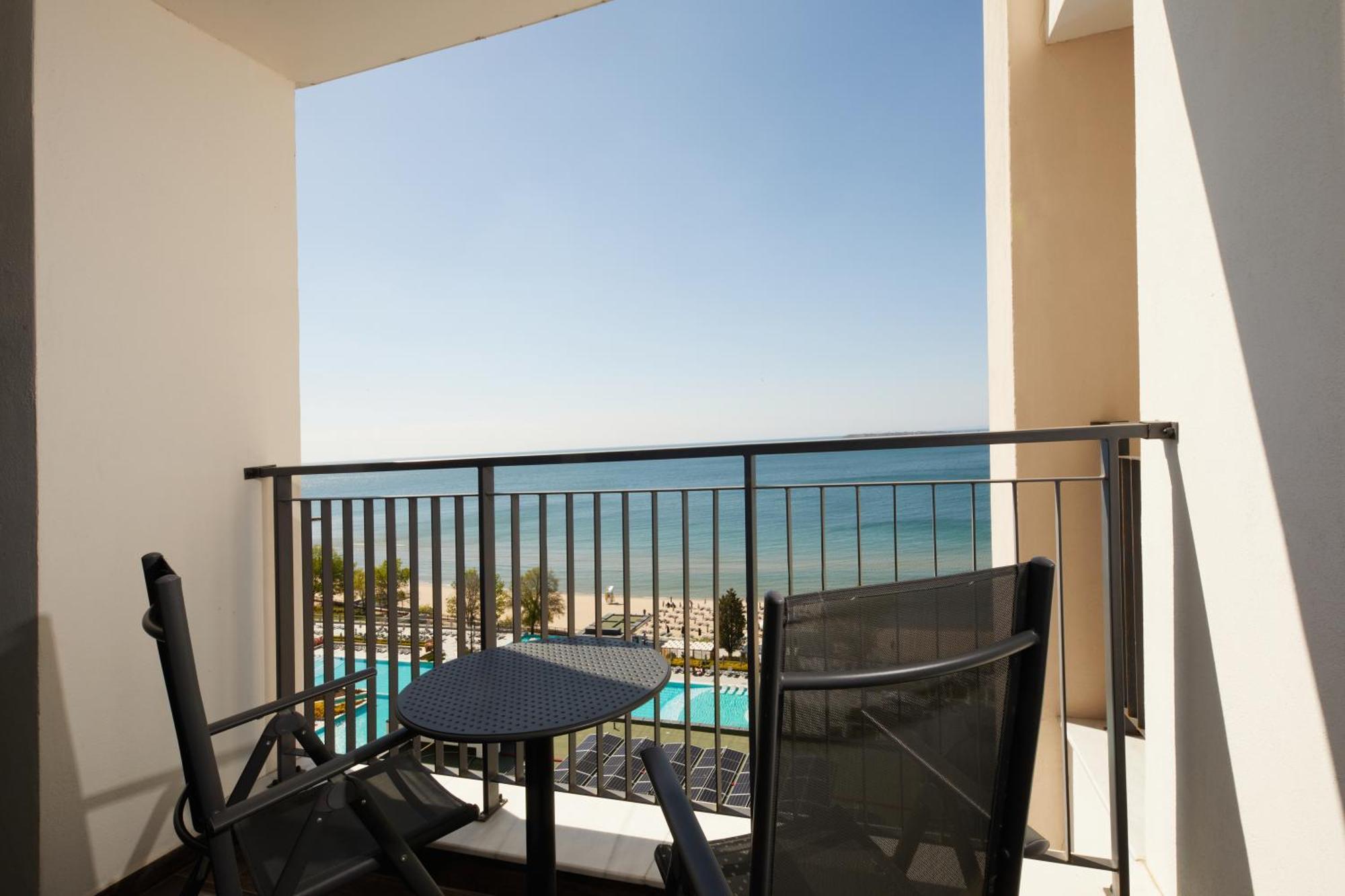 Secrets Sunny Beach Resort & Spa (Adults Only) 部屋 写真 A balcony