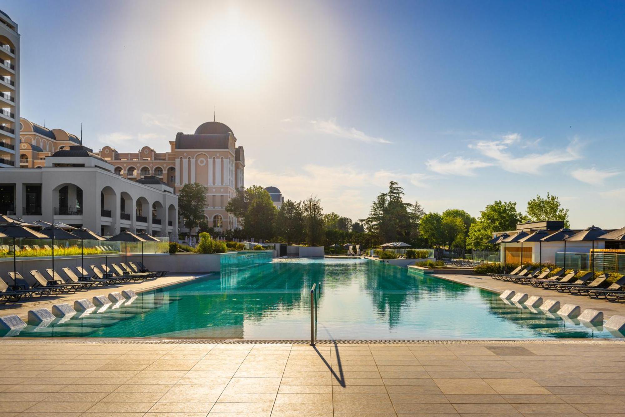 Secrets Sunny Beach Resort & Spa (Adults Only) エクステリア 写真 The swimming pool at the hotel