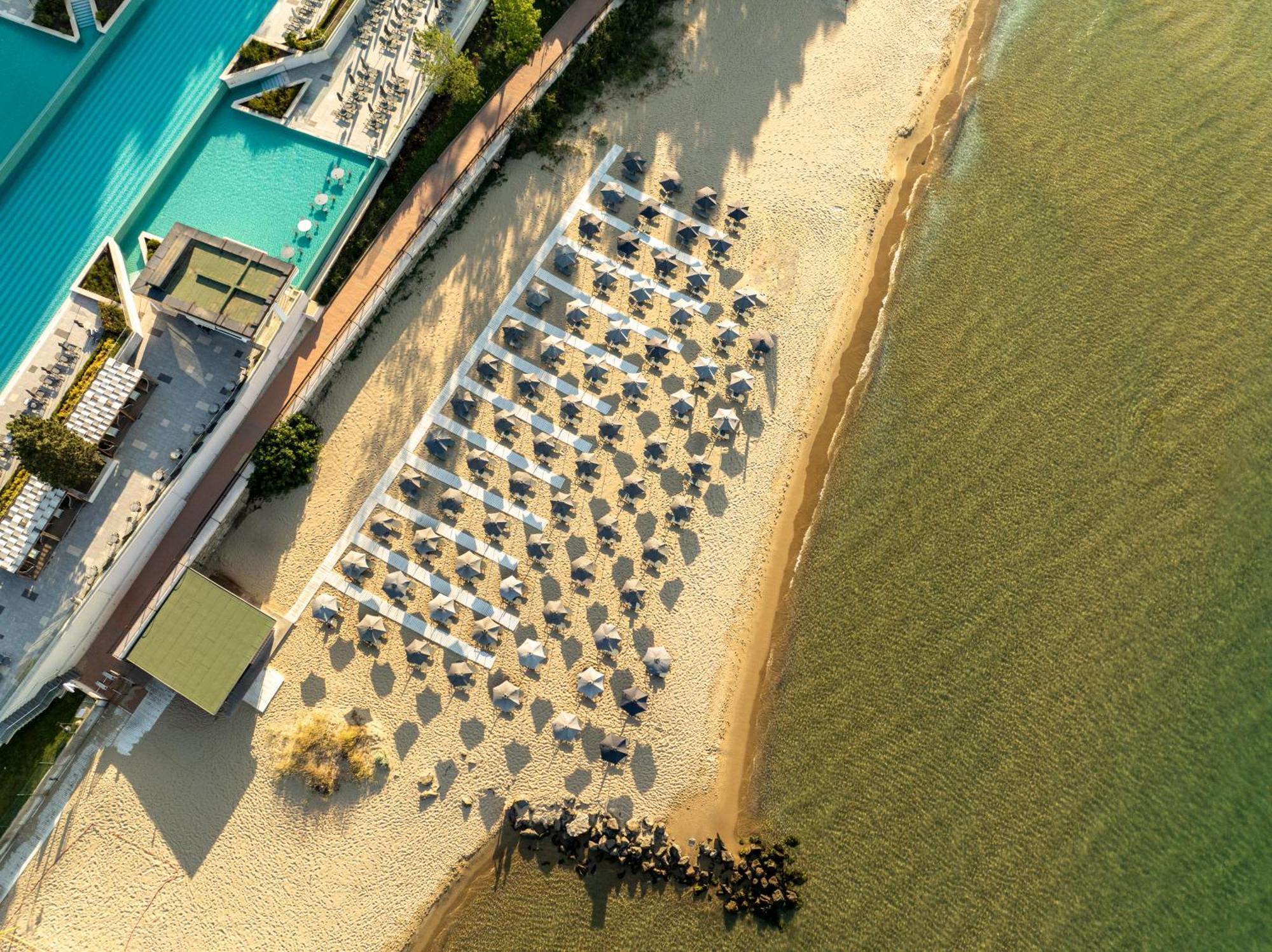 Secrets Sunny Beach Resort & Spa (Adults Only) エクステリア 写真 Aerial view of the beach
