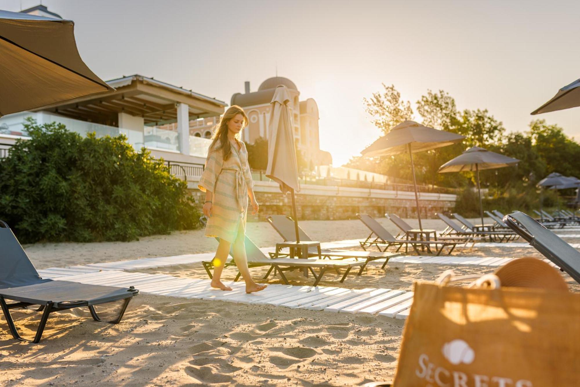 Secrets Sunny Beach Resort & Spa (Adults Only) エクステリア 写真 Beach at the resort